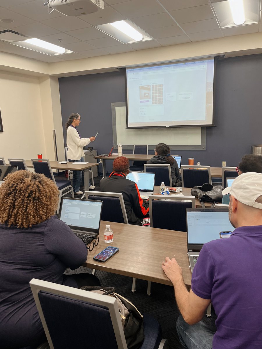 codeartorg's tweet image. Happy Monday! This past Saturday, we concluded #computerscienceeducationweek with #teacherworkshops hosted at @FIU & @NSUFlorida in collaboration with @MiamiCsta and @CSTAPBCBroward. Thank you to the group of teachers that joined our Art + AI workshops! #csedweek