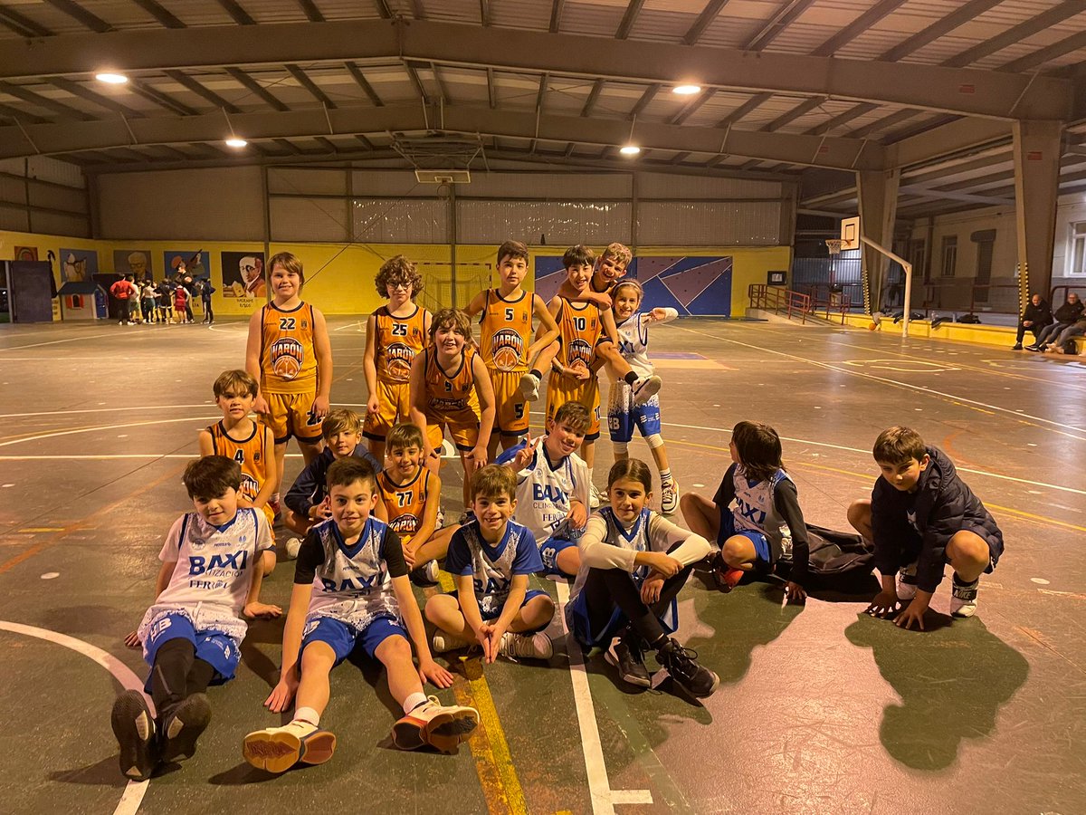 BaloncestoNaron's tweet photo. #Premini Liga FGB Ferrol
BAXI @UniFerrol 24
@BaloncestoNaron Naranja 🟠 46
#VamosNaron #baloncestobase #baloncestoferrolterra #baloncesto #basketball #basket #canasta #naranja #azul #naron #YoSoyDelNaron https://t.co/olTbdBTLbu