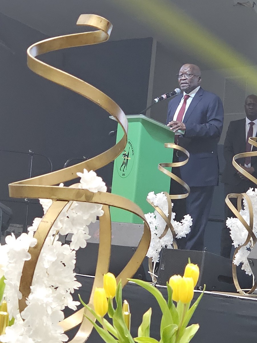 UBaba is addressing the sold out Gala Dinner of MK Party.
#1stAnniversaryMKParty