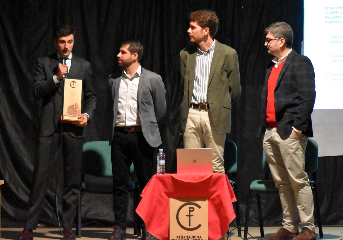 PTTorreCastilla's tweet photo. 📸 ¡Imágenes de una primera vez para el recuerdo!

Queremos expresar nuestro más sincero agradecimiento a todos los que hicieron posible la gala de premios del pasado sábado, una velada inolvidable que quedará grabada en nuestra memoria. https://t.co/oHlAPf4pU0