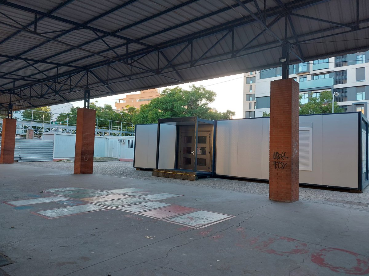 El Comedor de Nunca Jamás 🧚♀️ (@comedornjamas) on Twitter photo 1/2
🆕 Hoy se han instalado unas nuevas caracolas para uso comedor en nuestro cole. Agradecemos la mediación del <a href="/Ayto_Sevilla/">Ayuntamiento de Sevilla</a> para dar una respuesta temporal ante el incomprensible retraso de la <a href="/EducaAnd/">Consejería Desarrollo Educativo y FP</a> para finalizar la obra del edificio nuevo. Sin embargo... 1/2
🆕 Hoy se han instalado unas nuevas caracolas para uso comedor en nuestro cole. Agradecemos la mediación del <a href="/Ayto_Sevilla/">Ayuntamiento de Sevilla</a> para dar una respuesta temporal ante el incomprensible retraso de la <a href="/EducaAnd/">Consejería Desarrollo Educativo y FP</a> para finalizar la obra del edificio nuevo. Sin embargo...