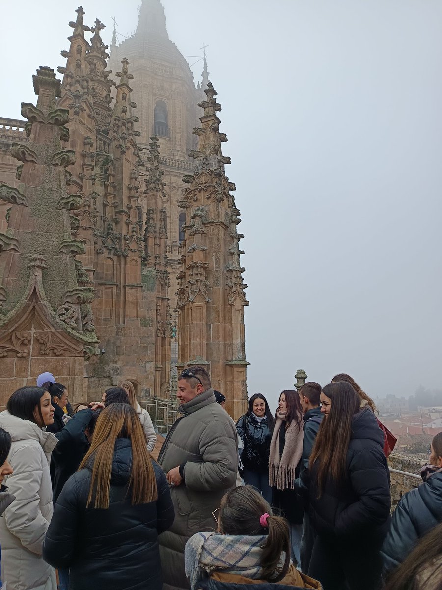 iesfrojas's tweet photo. Hoy hemos disfrutado de las "Torres Medievales de la Catedral", ruta muy interesante de @ciudadsaberes @aytoSalamanca . Una mañana fría pero compartida por todo el alumnado de #ascyt del @iesfrojas #Salamanca #Cultura #Salamanca_Ciudad_de_Saberes https://t.co/BZZxNFV6yO