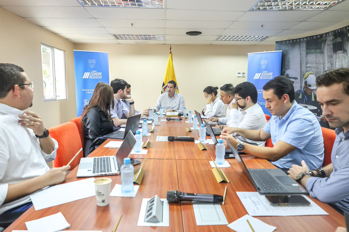 ENAMIEPECUADOR's tweet photo. El gerente General de la ENAMI EP, Emmanuel Delaune, participó en el VI Gabinete Sectorial de Infraestructura, Energía y Medio Ambiente junto a ministros y secretarios de Estado, donde se abordaron temas clave para el desarrollo sostenible. 
#MineríaResponsable https://t.co/cfHcdp35jq