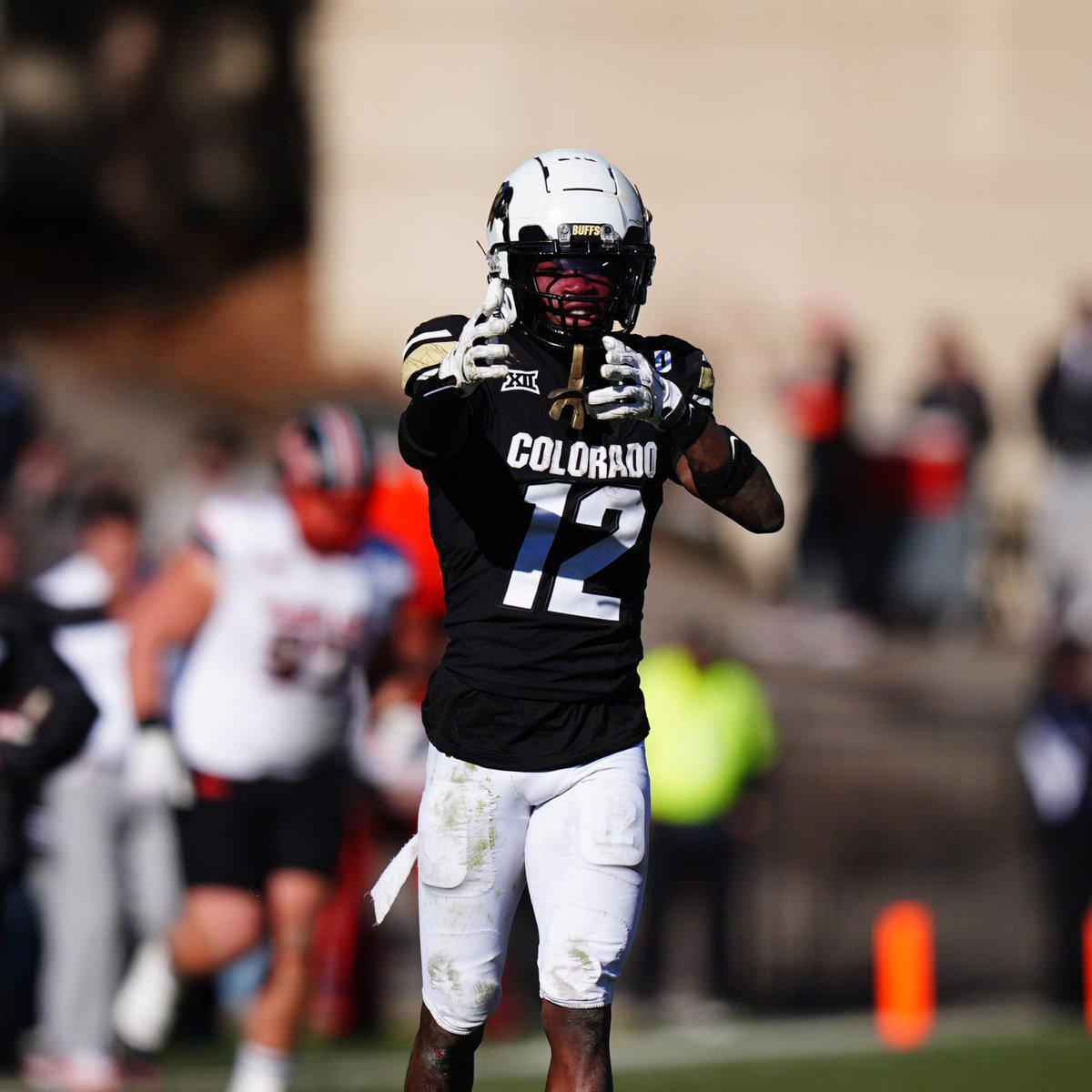MLFootball (@_mlfootball) on Twitter photo 🚨🚨CLASS ACT🚨🚨
Travis Hunter takes no money from Colorado’s NIL collective; instead, he pays for the NIL deals of 10-15 teammates, per Deion Sanders Jr.
Travis also flew 50+ staff & teammates to the Heisman ceremony.
A remarkable player & human being.
(Via <a href="/Zero2SixtyPod/">ZERO 2 SIXTY W/ MATT MCCHESNEY</a>) 🚨🚨CLASS ACT🚨🚨
Travis Hunter takes no money from Colorado’s NIL collective; instead, he pays for the NIL deals of 10-15 teammates, per Deion Sanders Jr.
Travis also flew 50+ staff & teammates to the Heisman ceremony.
A remarkable player & human being.
(Via <a href="/Zero2SixtyPod/">ZERO 2 SIXTY W/ MATT MCCHESNEY</a>)