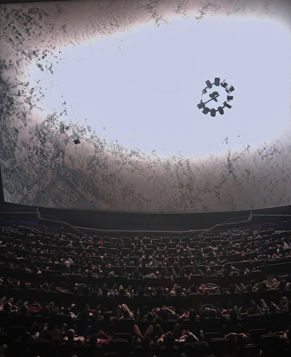 DiscussingFilm's tweet photo. ‘INTERSTELLAR’ in 70mm IMAX.

(Source: taylor.umphenour/IG) https://t.co/5MvHaqYVt0