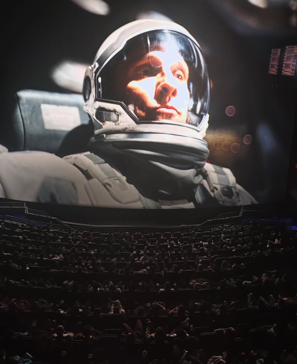 DiscussingFilm's tweet photo. ‘INTERSTELLAR’ in 70mm IMAX.

(Source: taylor.umphenour/IG) https://t.co/5MvHaqYVt0