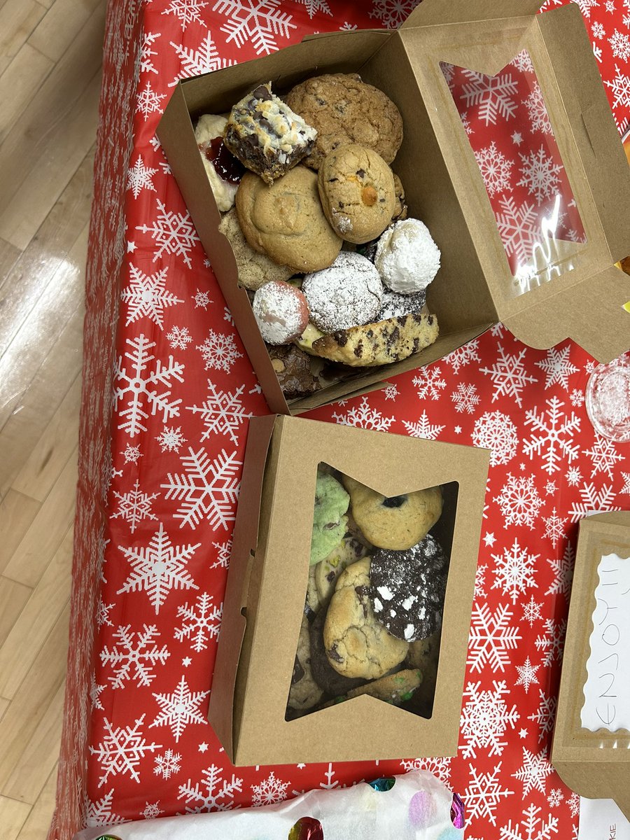 Jennifer Szostak tweet media