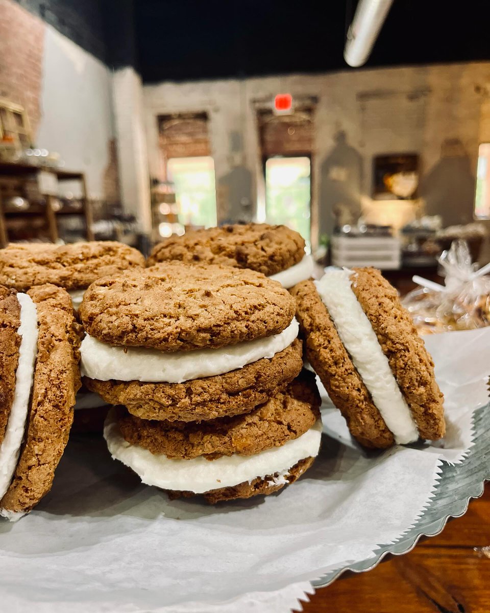 VisitOld96SC's tweet photo. Make the holidays even sweeter with something from The Bakery on Main in Greenwood!
🎄 This week, pick up some festive and delicious treats along with your cup of coffee!
#visitsc #sctourism #eatlocal #shoplocal #bakery https://t.co/uAcGV62yEm