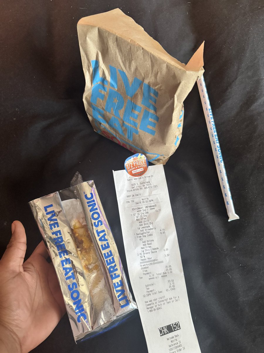 curray30's tweet photo. COME ON !!@sonicdrivein 
This has happened to me three different times now and it’s getting annoying😶 I just wanted my #foot-longConey https://t.co/1B6G2HuoTa
