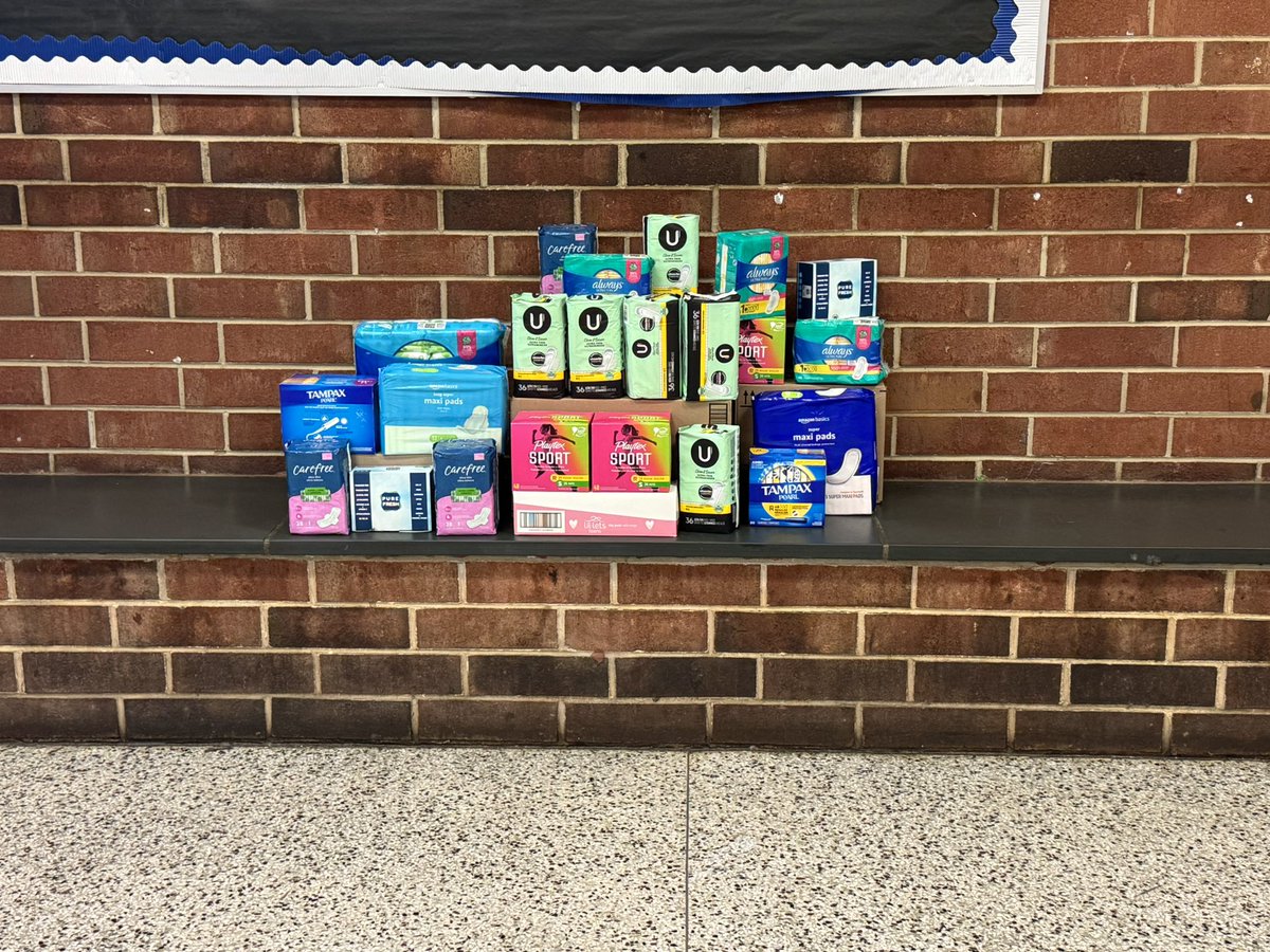 NegmsR's tweet photo. Thank you to the Northern Greensboro AKA charter for their donation. https://t.co/yoCv5P3hhL