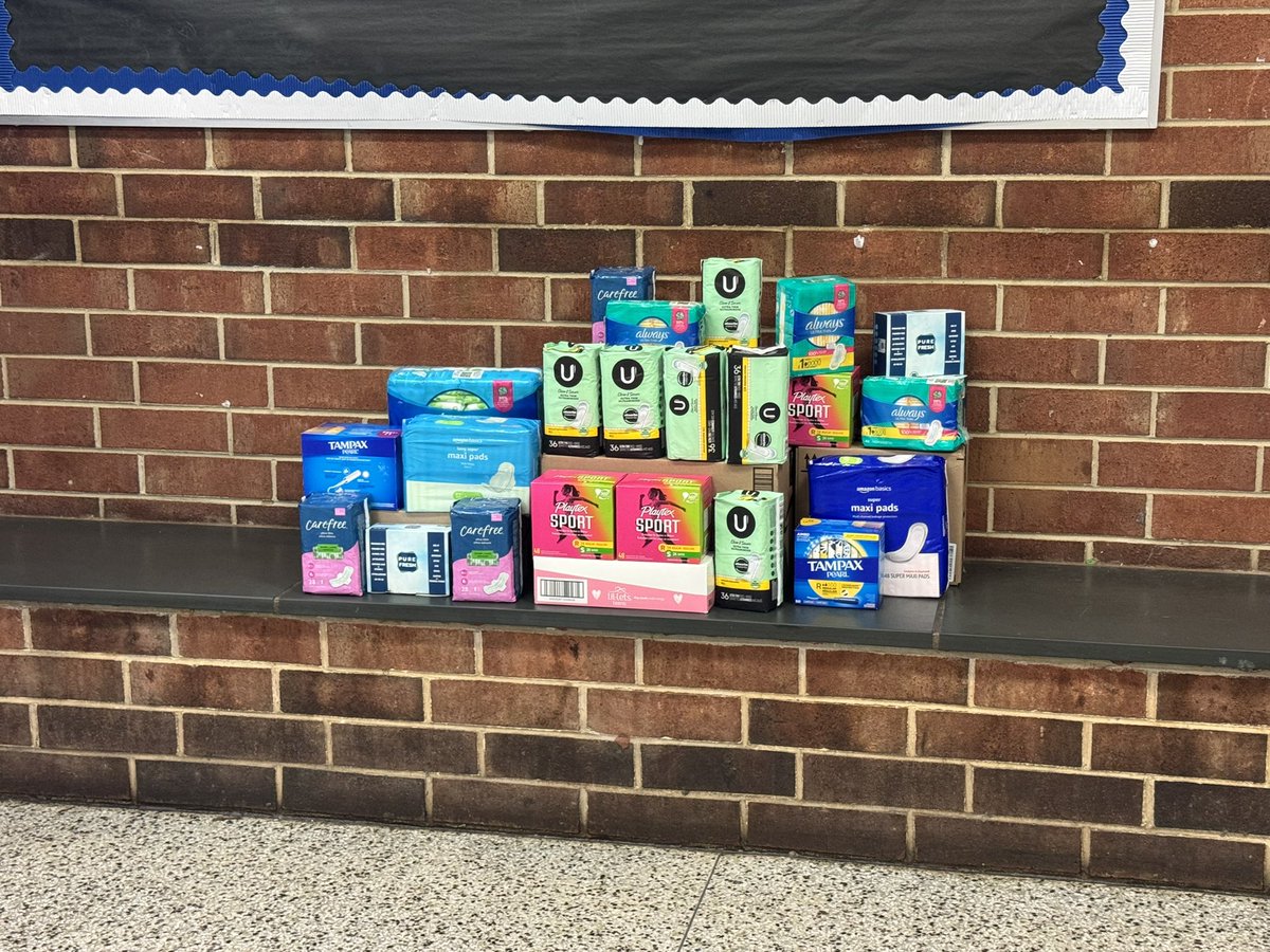 NegmsR's tweet photo. Thank you to the Northern Greensboro AKA charter for their donation. https://t.co/yoCv5P3hhL