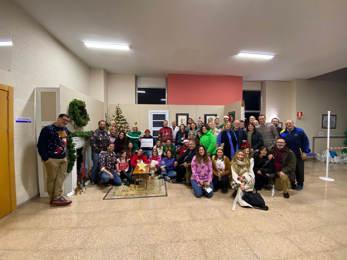 Desde nuestro pequeño saloncito… hoy el claustro de profesores y la comunidad de hermanos nos hemos juntado para hacer balance del trimestre y celebrar juntos el Adviento y la Navidad. 

Este Adviento… cuidamos la Navidad.

#TiempoDeCuidarTiempoDeCrear 

#AdvientoLaSalle