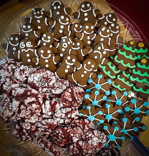 Reason #222 why it's great to work at Valley Solar: our co-worker, Kate, spoils us with festive, work-of-art cookies for breakfast! #ThanksKate #teamvalleysolar #officefestivity #mmmmm
