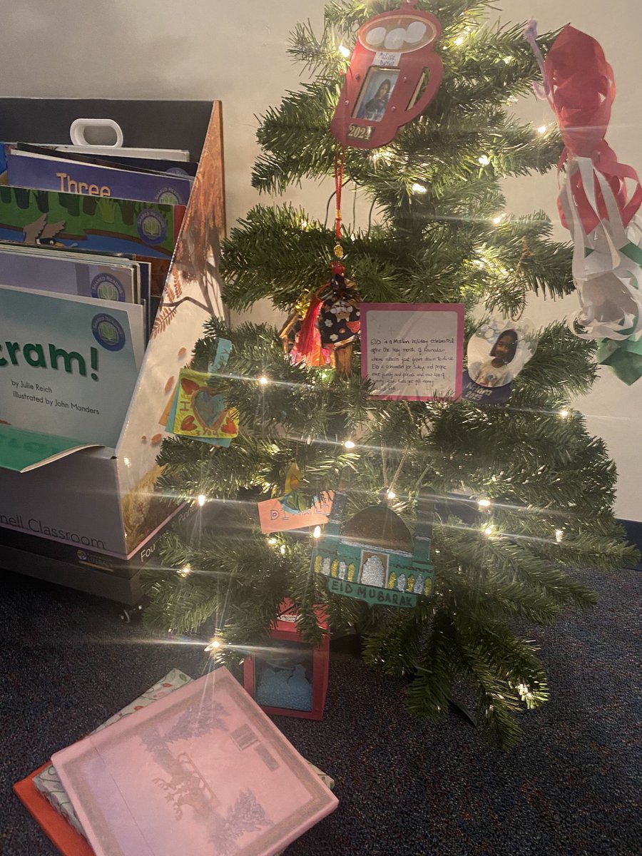 mscarolinehill's tweet photo. Firsties are studying celebrations around the world! We started decorating a culture tree to represent each holiday we study and what students celebrate at home. Happy Holidays Huskies! @CVME_Huskies @CVME_1st https://t.co/XcxtmiksTt