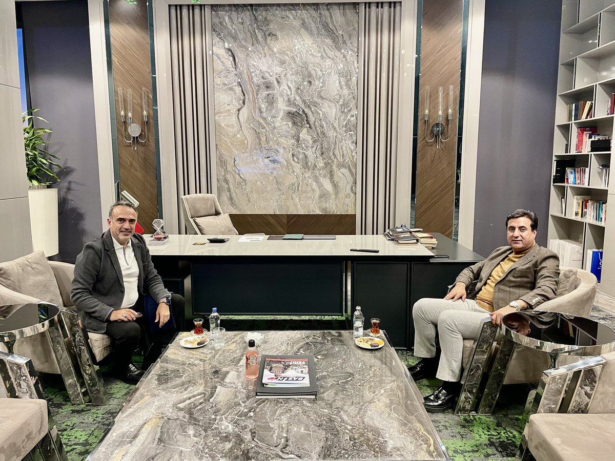 24. Dönem Diyarbakır Milletvekili Sn.<a href="/cumaicten/">𝐜𝐮𝐦𝐚 𝐢𝐜̧𝐭𝐞𝐧</a>’e değerli ziyaretlerinden ötürü yürekten teşekkür ederim.

Değerli Vekilim ile dünyada ve ülkemizde hızla gelişen  siyasi ve ekonomik olayları değerlendirdik. 
Geçmişteki siyasi tecrübesi,  geleceğine ışık tutmasını temenni ederim.