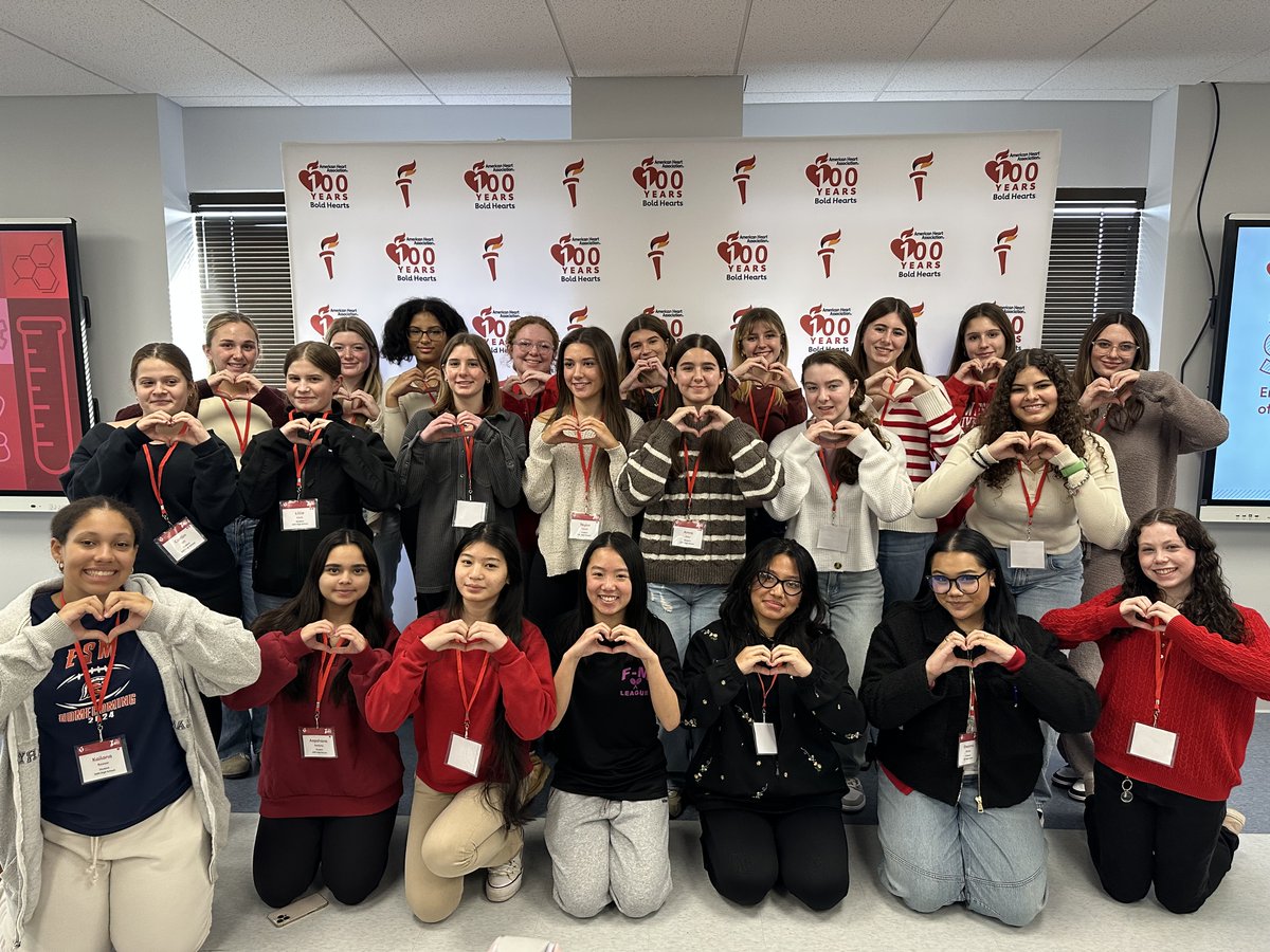AHANewYork's tweet photo. We need MORE women creating solutions FOR women. That’s why we’re bringing STEM Goes Red to Syracuse! We had an incredible day with about 25 students from @ESMSchoolDist learning about different STEM career paths and activities. Thanks to our panelists, sponsors and students! https://t.co/CcfCmFT3Qv