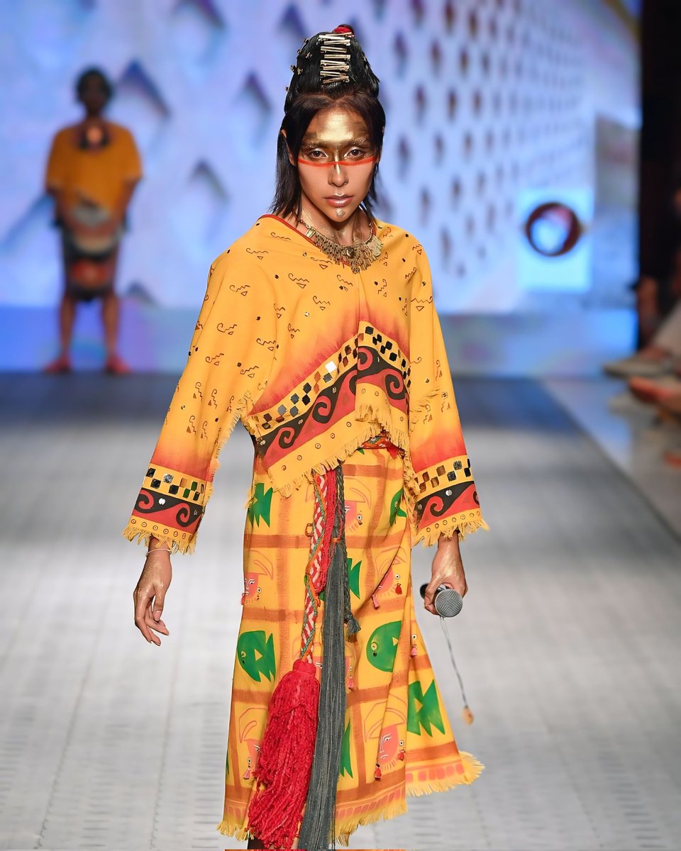 Lenintamayoqpop's tweet image. 🇵🇪 (Q&apos;pop - Quechua Pop) in Brasil 🇧🇷
Orgullosos de representar nuestra cultura a través de cada imagen, compartiendo historia y estilo gracias a la arqueomoda de @Kunpi. ¡El arte y la identidad se encuentran en la pasarela!
#leninqpop #Quechuapop  #brasil #peru #fashionweek