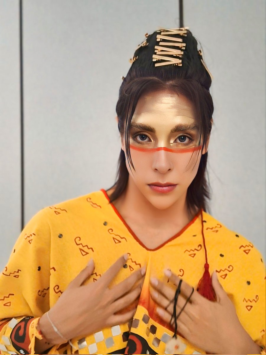 Lenintamayoqpop's tweet image. 🇵🇪 (Q&apos;pop - Quechua Pop) in Brasil 🇧🇷
Orgullosos de representar nuestra cultura a través de cada imagen, compartiendo historia y estilo gracias a la arqueomoda de @Kunpi. ¡El arte y la identidad se encuentran en la pasarela!
#leninqpop #Quechuapop  #brasil #peru #fashionweek