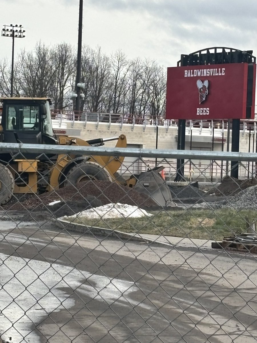 Baldwinsville Bees (@bville_bees) on Twitter photo Field is starting to come together. 1 of the 2 scoreboards being installed today. Go Bees!! Field is starting to come together. 1 of the 2 scoreboards being installed today. Go Bees!!