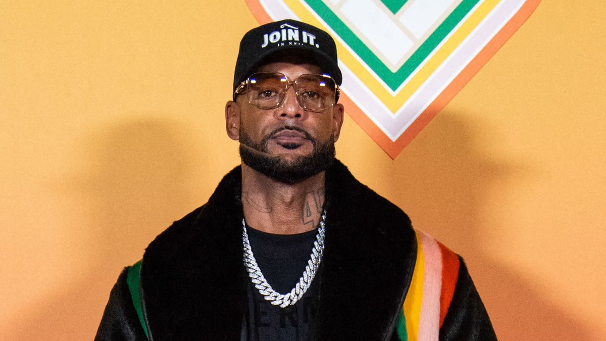 ShadesFrance's tweet photo. 🚨 Booba sur Blanco Nemesis :

« Ça c’est pure fantasque…

Mais à tout moment je peux le dégainer. Y’a déjà la pochette… y’a même une playlist » https://t.co/zffi2Lycwq