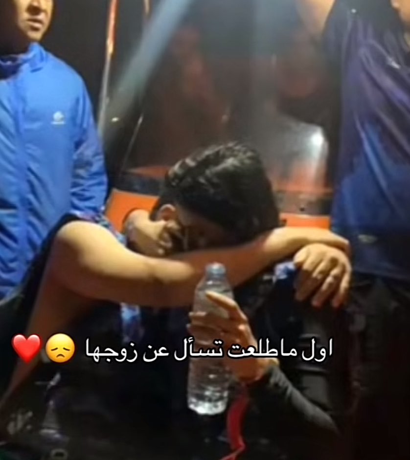 vvvv_k00's tweet photo. #روح_الروح 
في تايلند سائح سعودي يسبح خمس ساعات عكس الموج في شاطى باتايا بعد انقلاب 
جت سكي ،لانقاذ زوجته  والقنوات التايلندية مذهوله من شهامة السعودي 🥹 https://t.co/Y9e5AL7Z4w