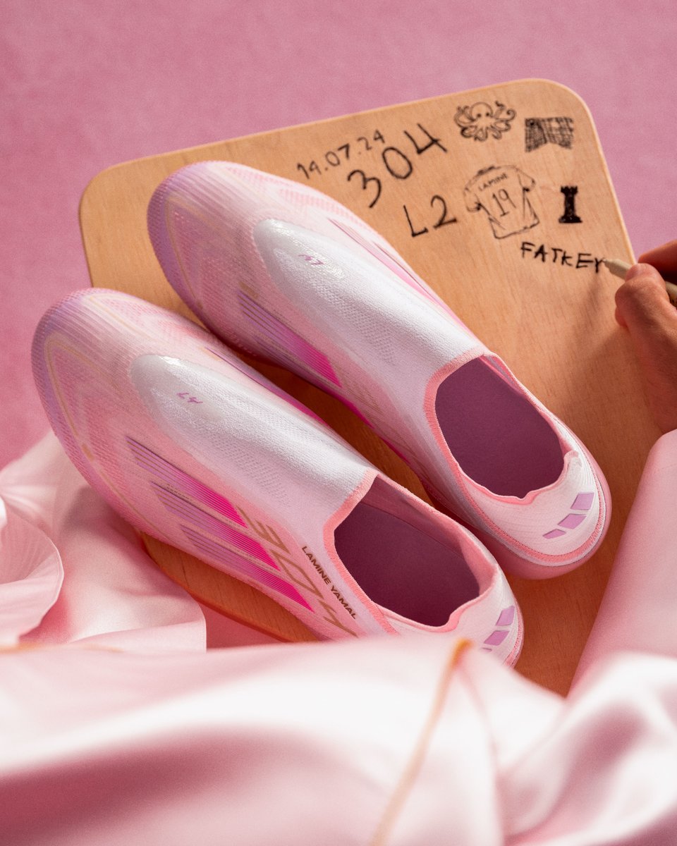 brfootball's tweet photo. Lamine Yamal gets his first signature boot, the limited edition adidas F50 ‘LY304’ 👨‍🎓

It celebrates his incredible breakout year, from graduating high school to winning Euro 2024, the Kopa Trophy and the Golden Boy award.

And in honor of his hometown postal code, only 304 pairs will be sold worldwide.