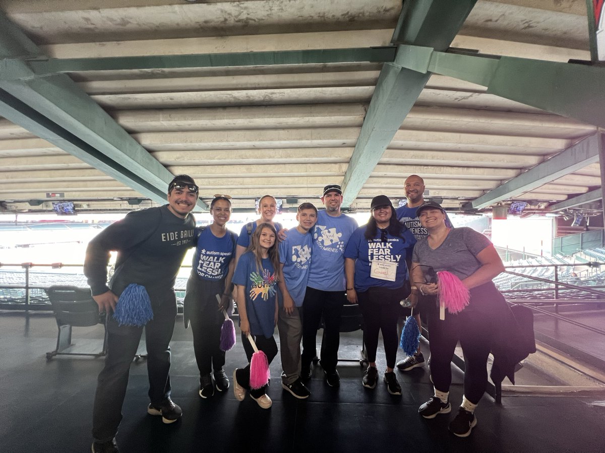 EideBaillyLLP's tweet photo. Our Tustin and Rancho Cucamonga, CA, offices joined forces for last month's @autismspeaks Walk at Angel Stadium! The teams engaged in a friendly competition to see which office could raise the most funds. Together, they raised over $3,500! #EBDoingGood https://t.co/6ddnlaesTS