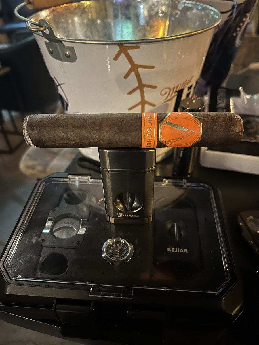 D_To_Tha_J's tweet photo. Tonight I’m closing it with La Barba Ricochet. Enjoy the night. @LaBarbaCigars @xifeicigartools #LaBarbaCigars #LaBarbaRicochet #XifeiCigarTools #KejiarCigarTools #CigarLifestyle #CigarCulture #CigarSociety #CigarOfTheDay #SmokeClassy #BOTL #SOTL #PSSITA #CigarEnvy #CigarsWithMe https://t.co/gXB6i0QrJt