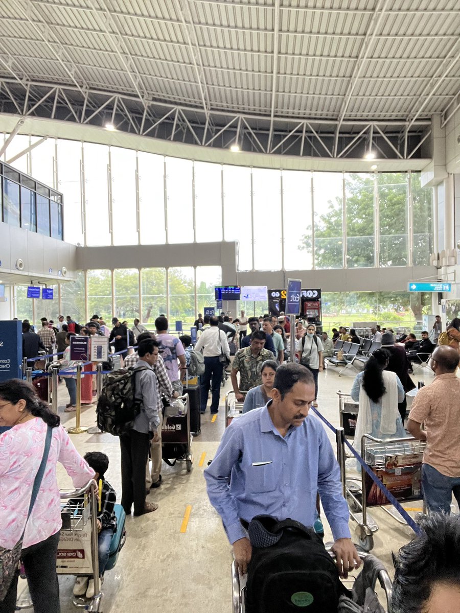 kcprithvi11's tweet photo. @IndiGo6E X-ray has an ultra long queue @madurai airport, waiting since 15 mins to get my bag scanned. @AAI_Official kindly ensure you have enough baggage scanners &amp; staff. Private bus travels feels effortless &amp; organised in comparison to Indigo Airlines which is not at all 6E https://t.co/XRGiHXjARP