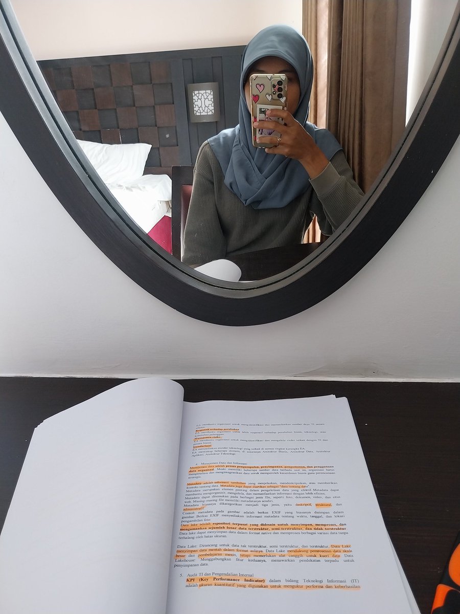 amywidi's tweet photo. besok ujiaaann, belazaar sampe mabookk 😵‍💫😵‍💫 https://t.co/RZYKHSevkI