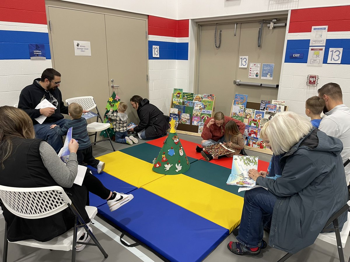 cv_ecc's tweet photo. The 3’s preschool classes had their Christmas Extravaganza Event today and invited a special guests to school today! They had a great time! https://t.co/lvEz6rZMKE
