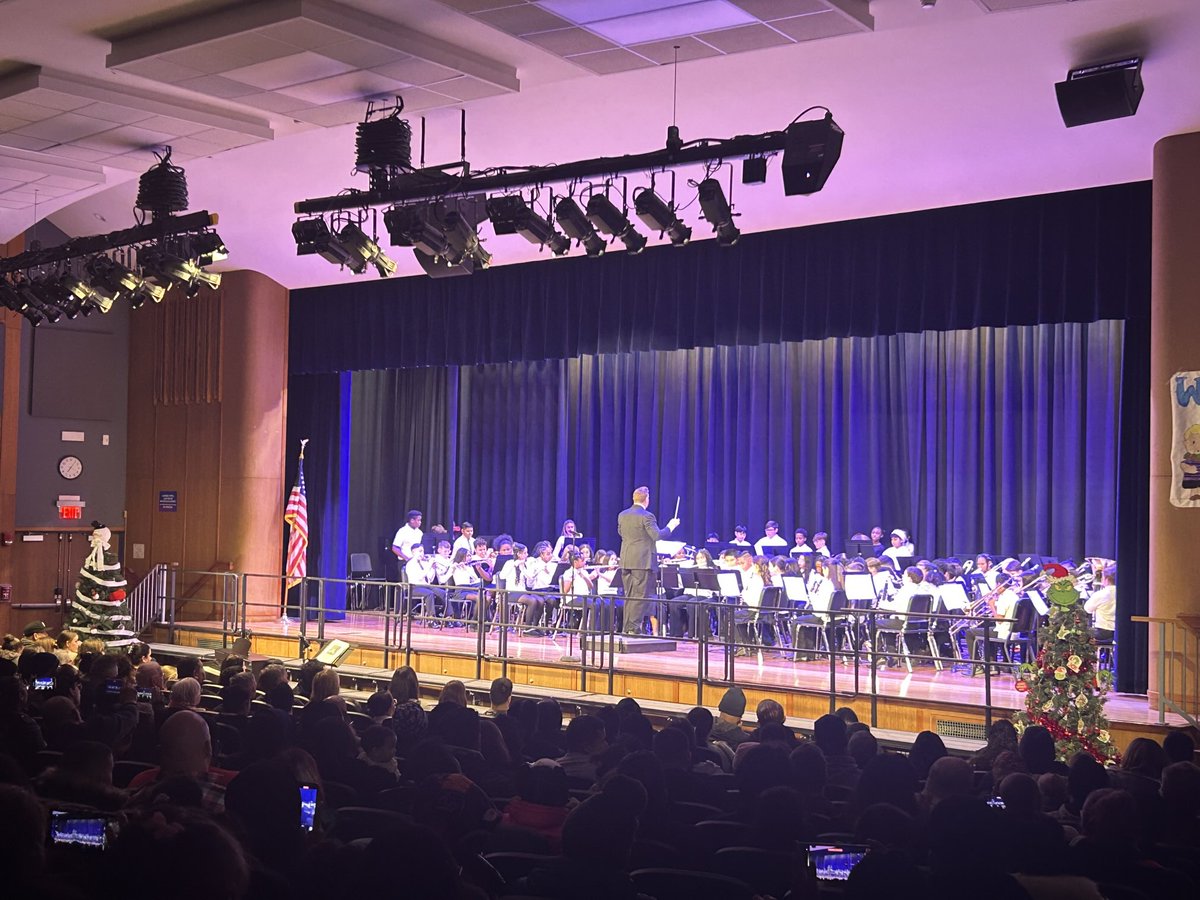 Great start to the holiday season with the RMMS 6th grade Winter concert!