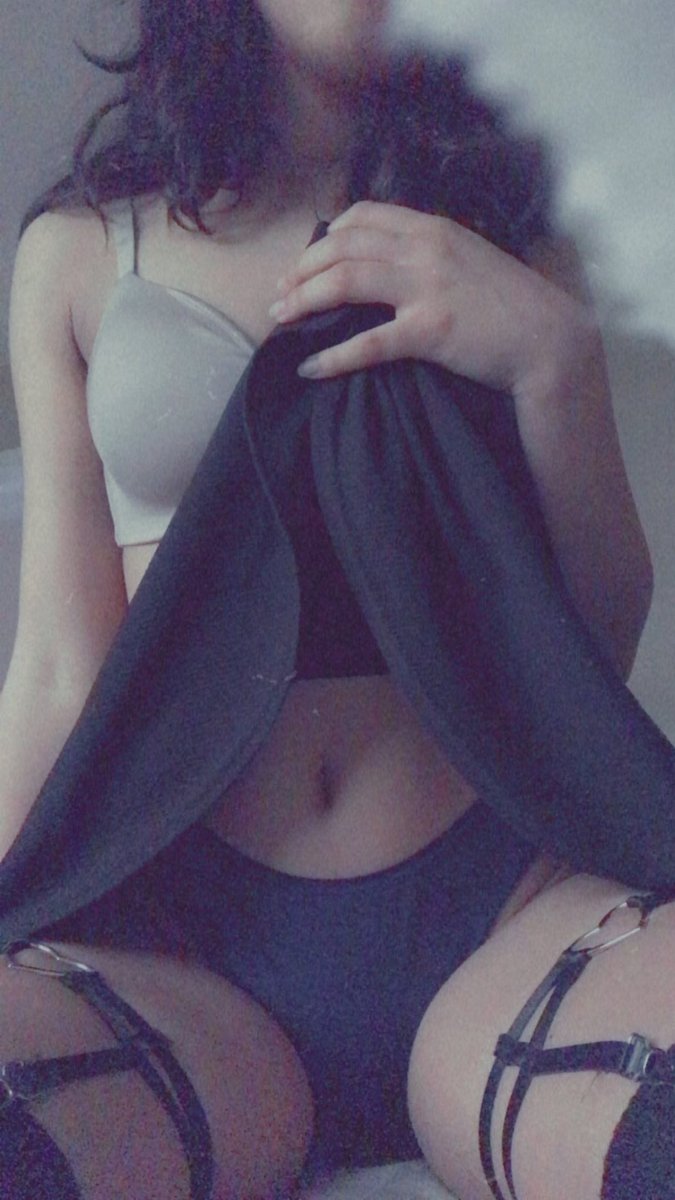 yourgooddolly's tweet photo. Whats under here? ~ ~ 💋
#nsfw #onlyfans #sexy #model #onlyfansgirl #onlyfansmodel #lingerie #onlyfansgirls #of #follow #love #hot #fitness #linkinbio #like #beautiful #onlyfanz #gay #curvy #explorepage #contentcreator #photography #onlyfansbabe #explore #subscribe #cute https://t.co/ZzPl3lhQt6