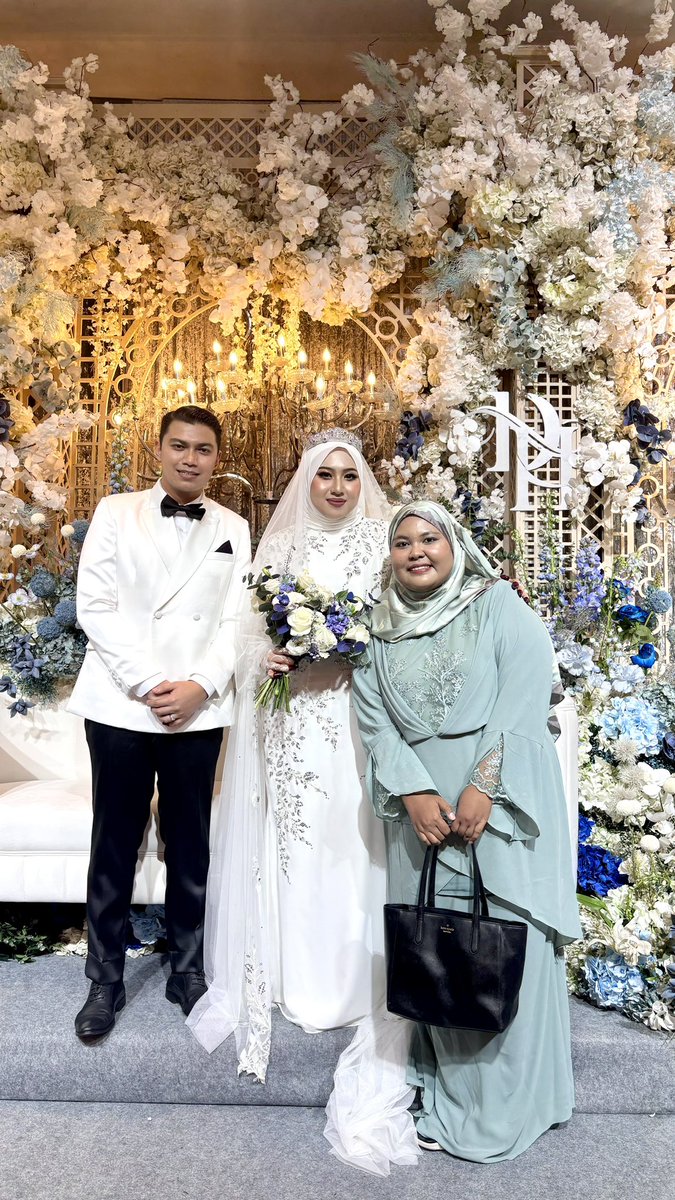 yanahusnaa's tweet photo. congrats @dynbby &amp; hairie! 🤍 https://t.co/1pklw9zFc7