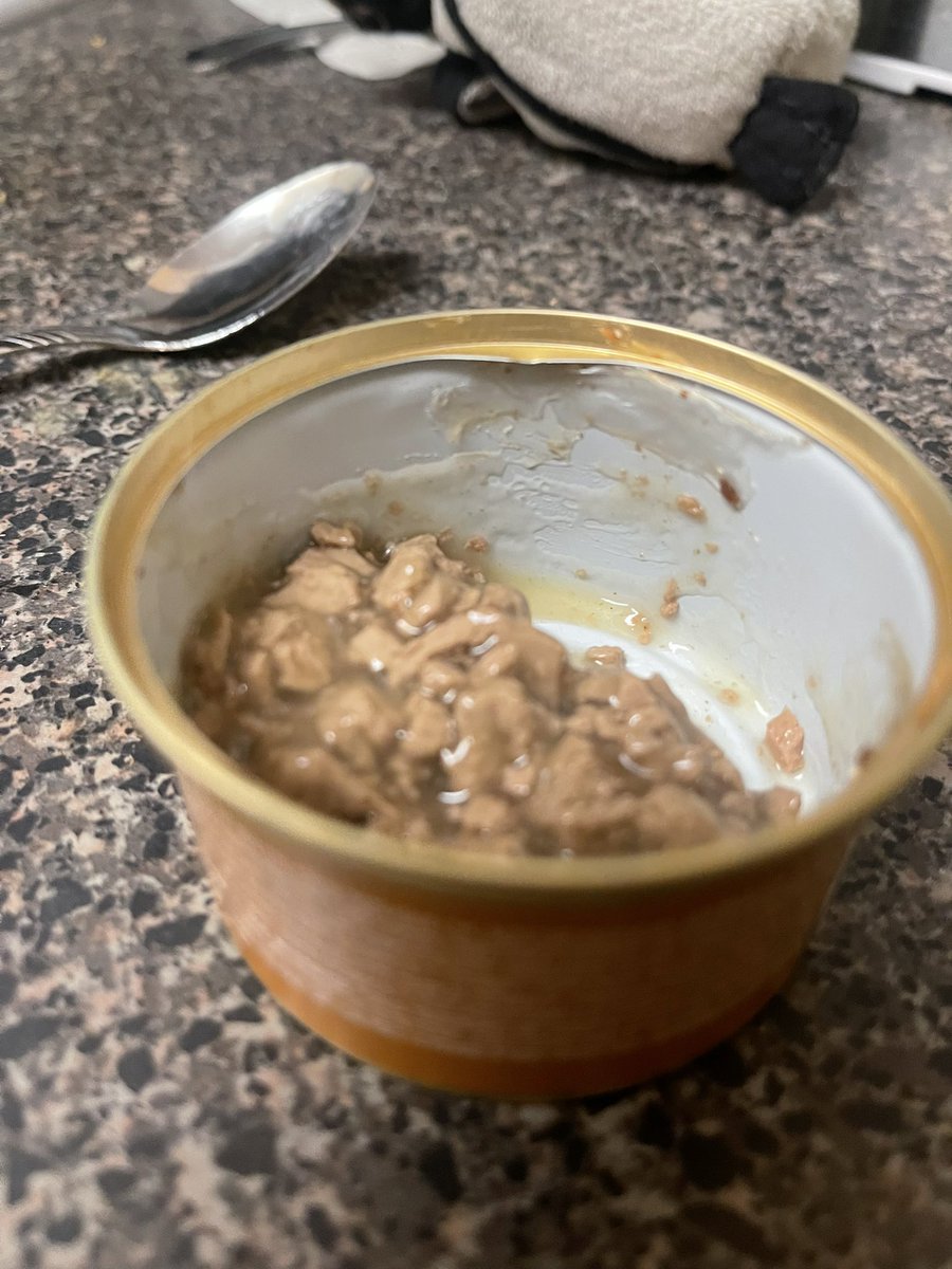 MissLoNicole77's tweet photo. @Purina why is this happening again? I’ve already come to you with this problem. You gave me certificates and coupons to keep purchasing your food and it is happening again with an entirely different product.???  this is so concerning as a pet owner! https://t.co/sLGbpfPfgK