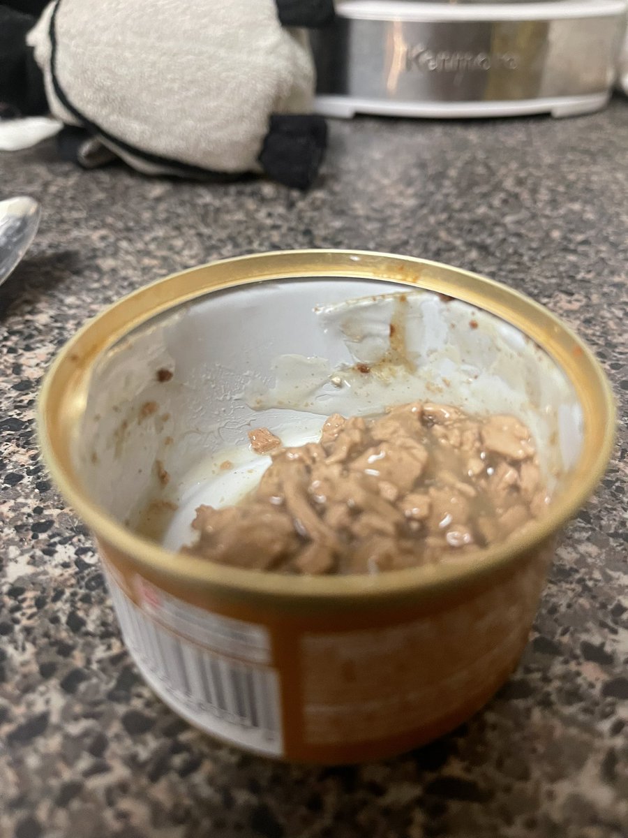 MissLoNicole77's tweet photo. @Purina why is this happening again? I’ve already come to you with this problem. You gave me certificates and coupons to keep purchasing your food and it is happening again with an entirely different product.???  this is so concerning as a pet owner! https://t.co/sLGbpfPfgK