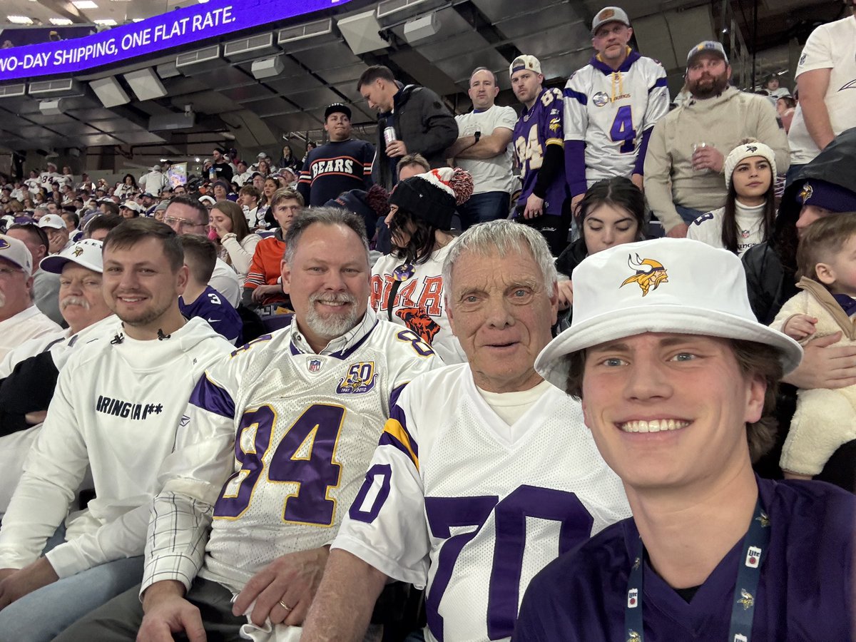 mbauck's tweet photo. #winterwhiteout #govikes! https://t.co/mSAZLNtswG