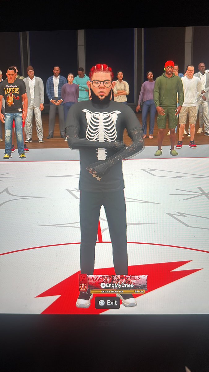 i’m live come show love click the link in the comments!!