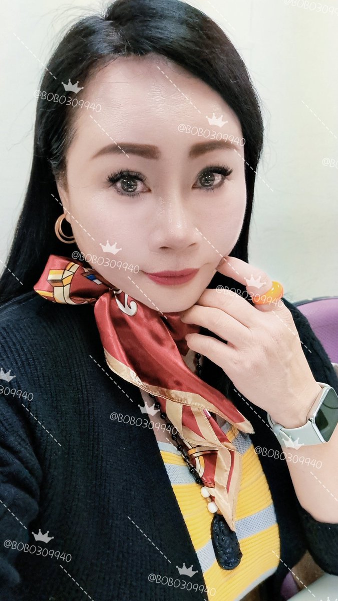 #一早搭電梯就被他科教授問～老師你教哪一科～😅
#前往教室途中學生又問老師請問哪裡有影印機？😅😅😅
#我真的那麼像老師？你們也說說看😁😁😁
#今天的打扮像不像空姐🤭🤭🤭
（#愛心留言+#轉推分享+#追蹤跟隨💖💖💖）
#大奶
#超熟女 https://t.co/D87ed3Rvy8