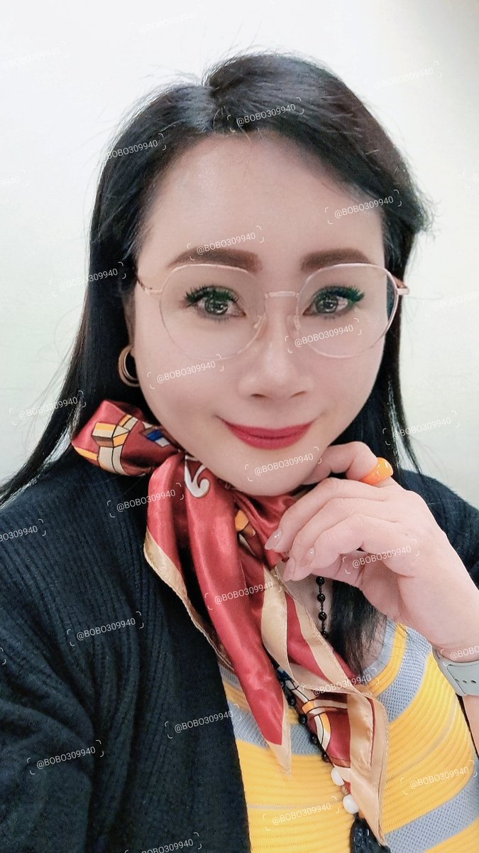 #一早搭電梯就被他科教授問～老師你教哪一科～😅
#前往教室途中學生又問老師請問哪裡有影印機？😅😅😅
#我真的那麼像老師？你們也說說看😁😁😁
#今天的打扮像不像空姐🤭🤭🤭
（#愛心留言+#轉推分享+#追蹤跟隨💖💖💖）
#大奶
#超熟女 https://t.co/D87ed3Rvy8