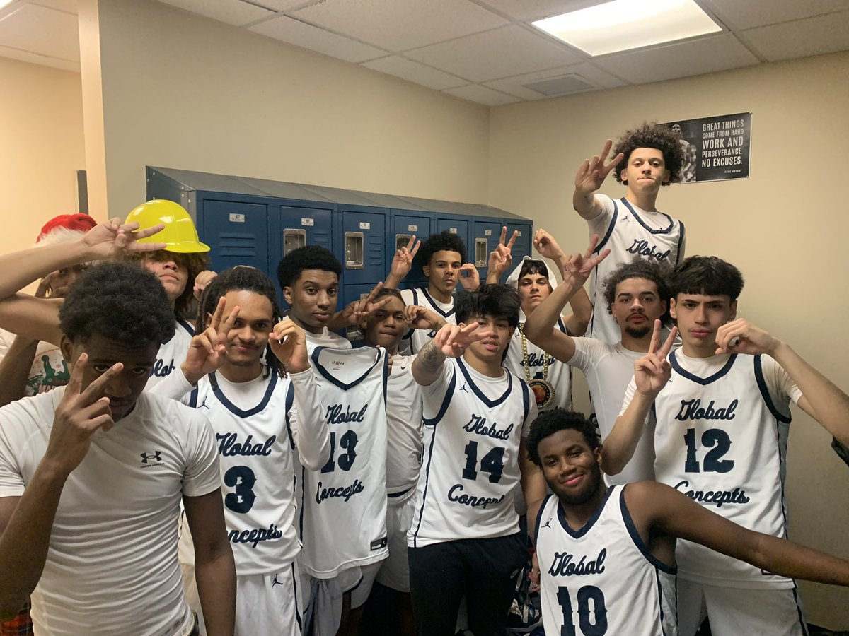 GlobalBoysBball's tweet image. Global is 2-0 after a hard fought league win over Eden 67-65. 
Player of the game chain - Jose Castro 🥇
Hard Hat award - Eric Davis👷‍♂️

@centercourt42 @CoachesCorner23 @wnyhoopmania