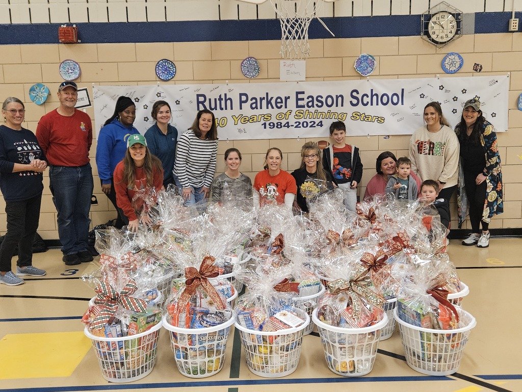 RuthEasonAACPS's tweet photo. We are so grateful for the generosity Sunflowers for Sallie has shown our school community! This holiday season they've provided 50 food baskets to our families ensuring eveyone has a joyous holiday. #basketsofhope #wearerpe #BelongGrowSucceed @SpecialEdAACPS @AACOUNTYSCHOOLS https://t.co/b9pxQbp65x