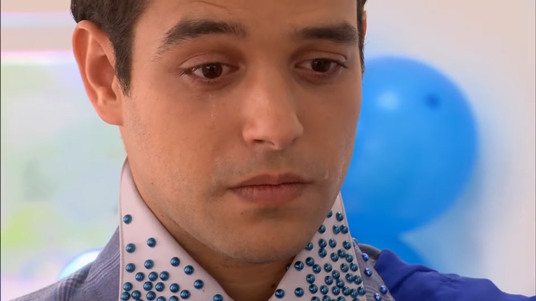 AndreaRizB's tweet photo. "el amor que sentía por ti ya no existe" 🥺
 #AFHS https://t.co/W6KJJKE09M