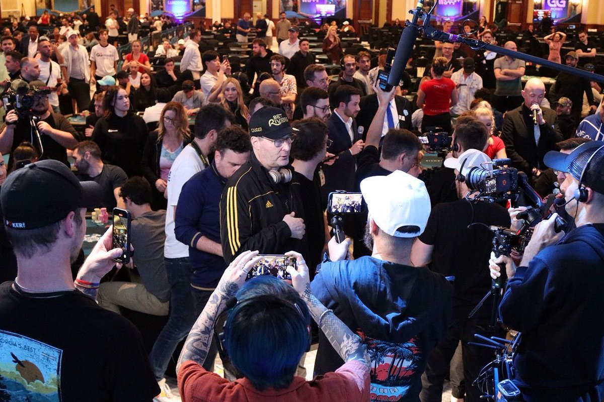 WSOP's tweet photo. Bubble watch 🫧 👀
Relive the moment
#GG to Phil Hellmuth 👊 #StoneBUBBLE🫧 #WSOP #SuperMainEvent https://t.co/BJ6SjvvNwT