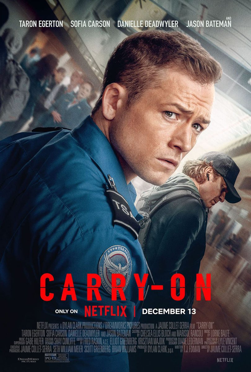 TarizSolis's tweet photo. Sudah terlanjur suudzon karena film action-nya Netflix seringkali zonk, eh ternyata Carry-On ini diluar dugaan seru sekali. Cocok buat yg sedang butuh tontonan menegangkan yg bisa bikin nahan nafas, gregetan serta deg-degan sembari mencengkram kursi erat-erat.

Sedikit banyak ngingetin ke film laga era 90-an maupun Die Hard & Phone Booth, ini tentang seorang sekuriti bandara yg ketiban apes saat kemunculan seorang pria dengan koper misterius seketika mengancam nyawanya, kekasihnya, rekan kerjanya serta ratusan penumpang pesawat di malam Natal yg sibuk.