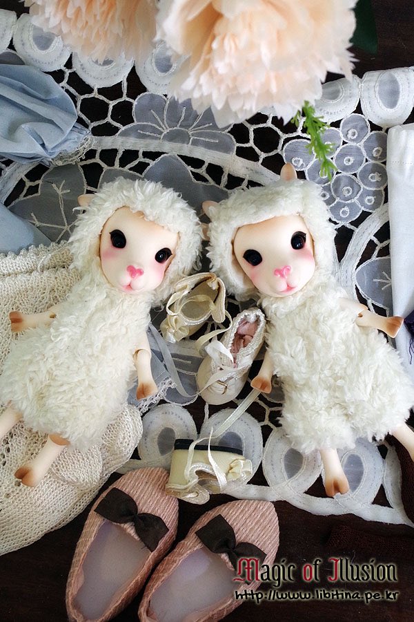 ProjDoll_Dealer's tweet photo. 🎄32nd SEOUL #PROJECTDOLL🎄

🗓️2024년 12월 21일 토요일
🕐 12시 ~ 17시
📍서울 DDP 아트홀

[BJD] Magic of Illusion

동물구체관절인형 메에와 
구체관절인형 의상, 소품 판매
20주년 할인 판매 진행

🔗https://t.co/oDWHvaHQwq
✖️@moi_libitina

🎄https://t.co/wiFoRZLpIW

#프젝돌 #서프젝 https://t.co/KZ9jed7d8r