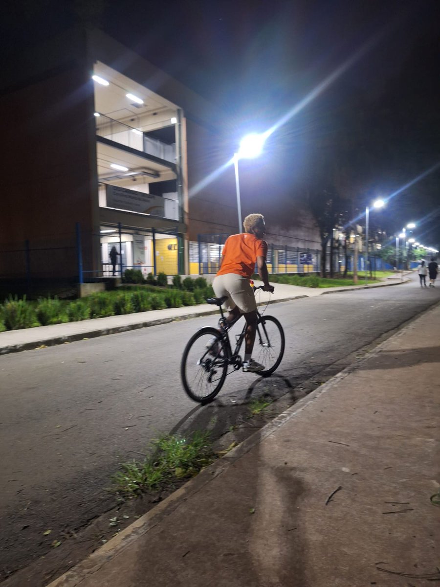 drajoanadark's tweet photo. virei ciclista! 🚲🚳🚵
#bike #direitoacidade https://t.co/bba6QZ65rK