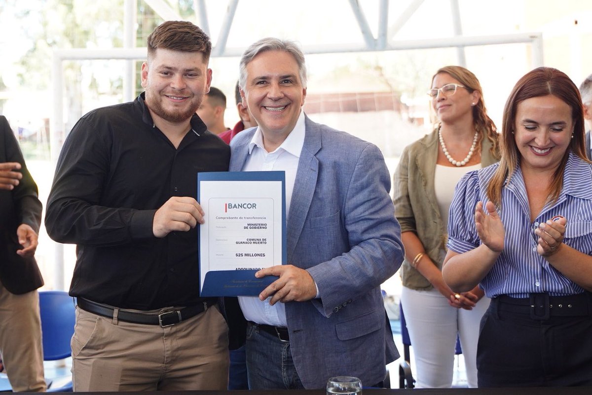 MartinLlaryora's tweet photo. También, entregamos fondos provinciales para hacer #obras de #infraestructura en municipios y comunas del norte y oeste cordobés. Son $380 millones para #Tuclame, #BañadoDeSoto, #LaBatea, #GuanacoMuerto, #ElBrete #CruzDeCaña, #AltoDeLosQuebrachos #LasPlayas #LosChañaritos #MediaNaranja #LaHiguera #LasCañadas y Paraje #CanterasDeIguazú.