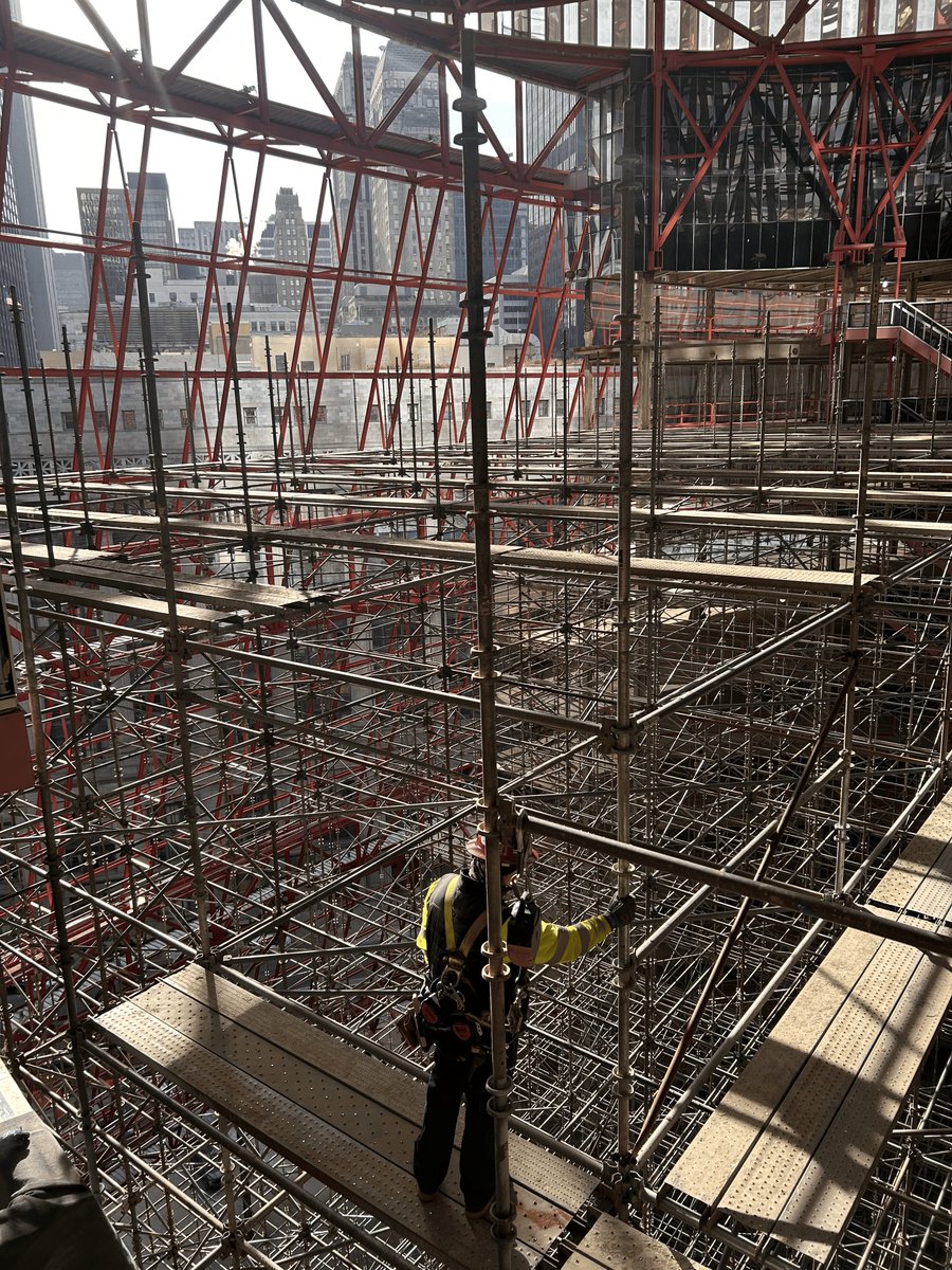 MidAmCarpenters's tweet image. Check out the sea of scaffolding our members with BrandSafway are assembling at the old Thompson Center building in downtown Chicago. Our members' expert handiwork can be seen from street level next time you're in the in neighborhood. Truly a site to behold! #MACRC #Local1