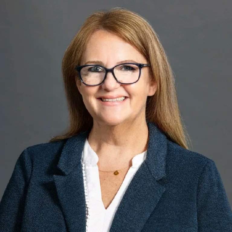 LAVNCHCODE's tweet image. AVIXA has appointed Jenn Heinold as senior vice president, expositions, Americas, and Donna Page as senior director, expositions marketing. Heinold will lead the strategy and operations for AVIXA’s exposition and conference portfolio in the Americas while Donna Page will lead the…